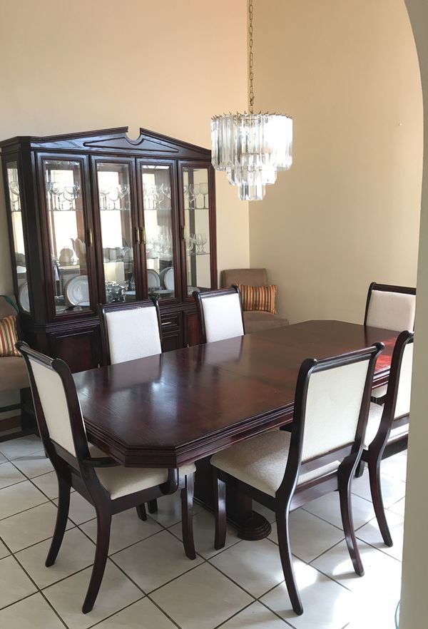 Dining Room Set including china cabinet for Sale in Miami, FL - OfferUp