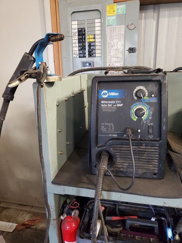Miller Millermatic 211 w/ Auto-set and MVP for Sale in Granite Falls