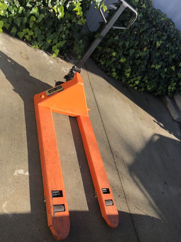 5000 lb 2.5 ton Haul master Pallet Jack for Sale in Hacienda Heights
