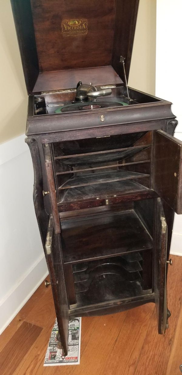 Absolutely authentic Victor Talking Machine Co. Victrola