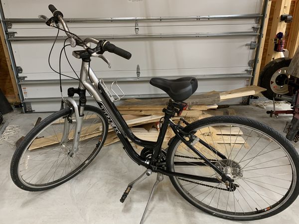 Women’s Bicycle Trek 7100 for Sale in Virginia Beach, VA