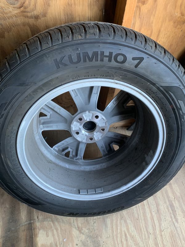 Vw Atlas 245 60 18 new tires for Sale in Hesperia, CA OfferUp