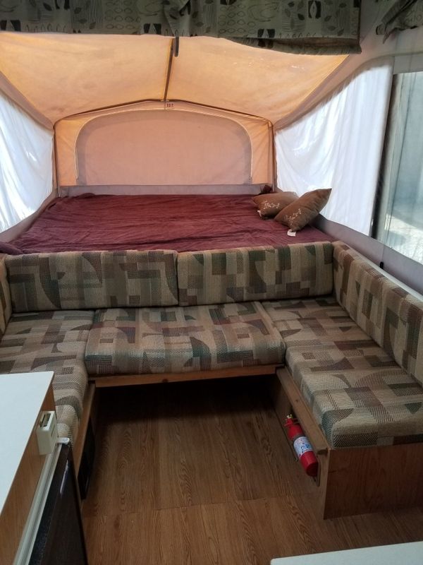 2002 Jayco Qwest Pop Up Camper Trailer for Sale in Cleveland, OH - OfferUp