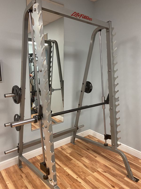 LIFE FITNESS COMMERCIAL SMITH MACHINE / SQUAT RACK