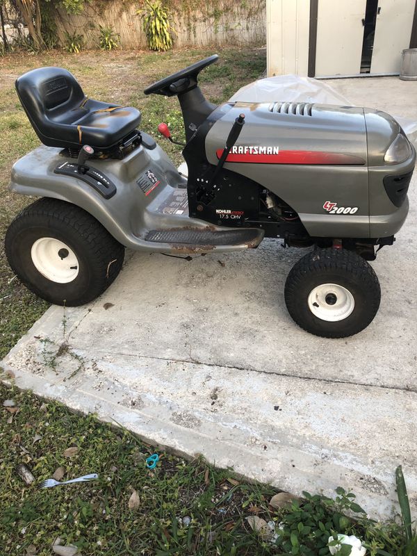 Craftsman lt2000 riding lawn mower for Sale in Pompano Beach, FL OfferUp