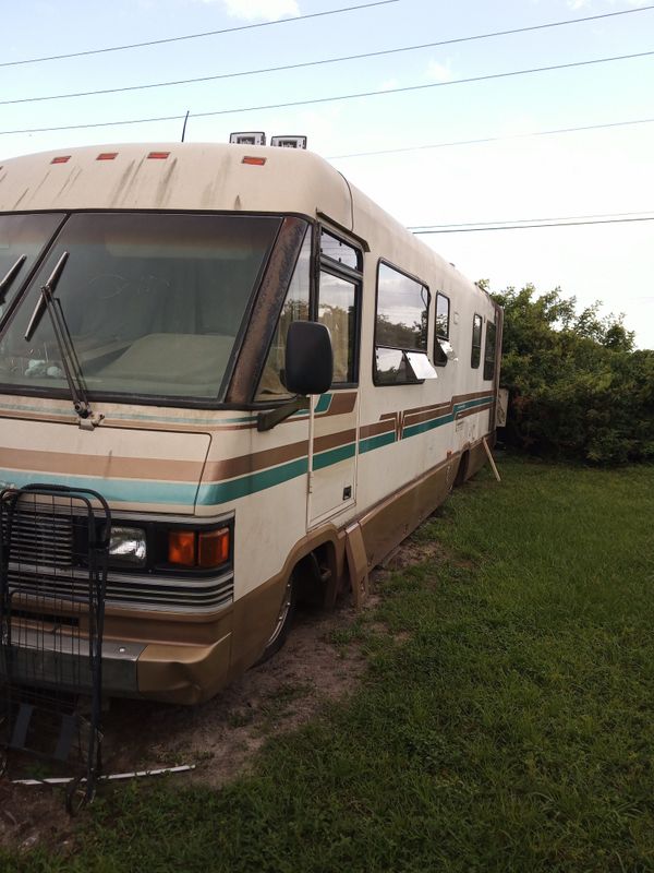 89 classic Winnebago for Sale in Fort Myers, FL - OfferUp