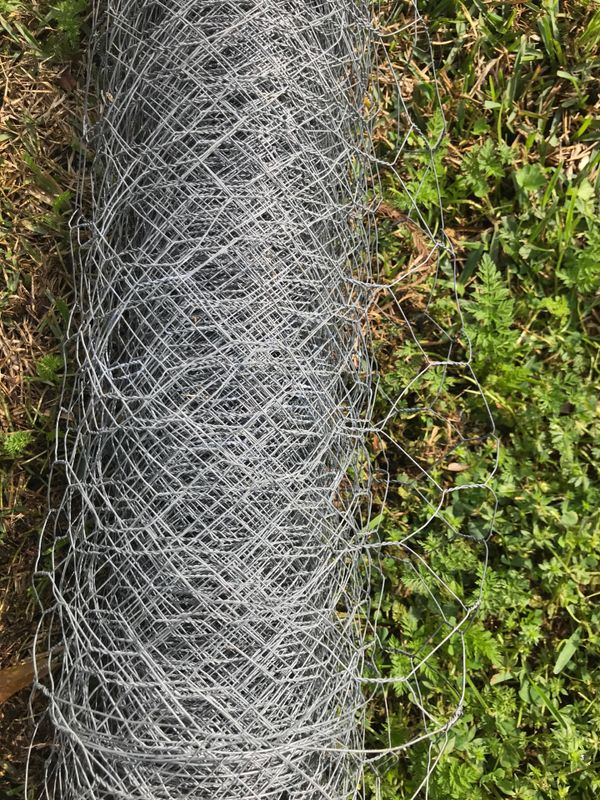 6ft tall roll of chicken wire for Sale in Pearland, TX OfferUp