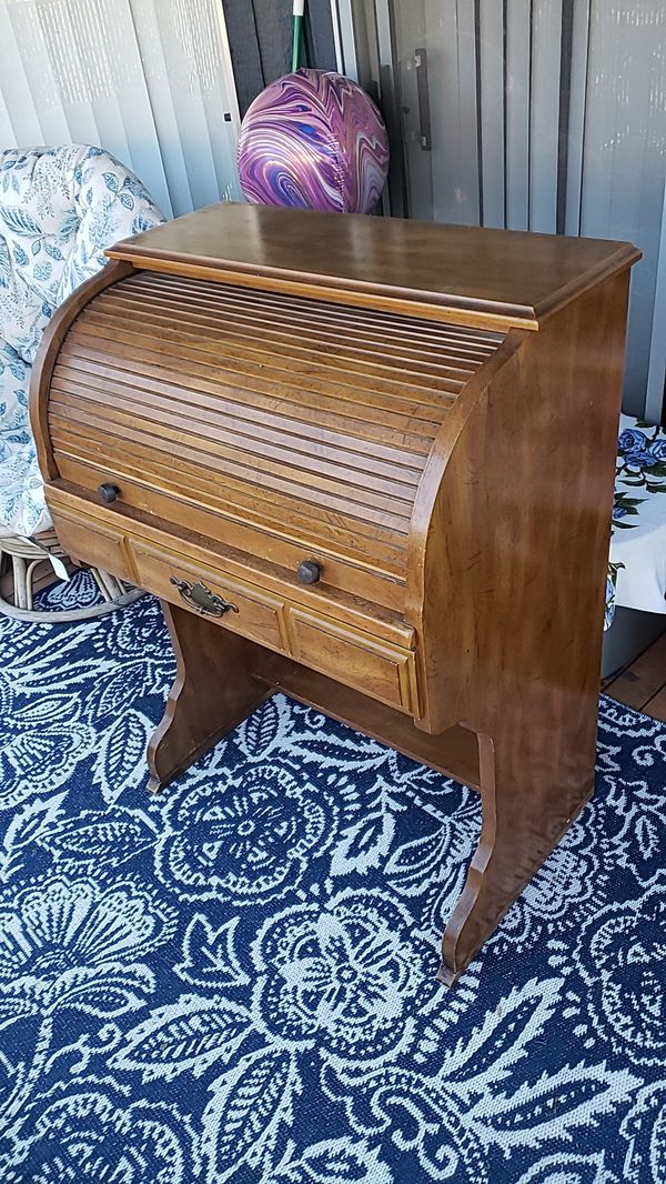 Antique roller desk NEED GONE 20 OBO for Sale in Mount Vernon, WA