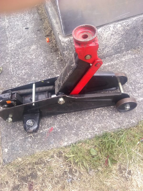 Craftsman hydraulic 2 1/2 ton floor jack for Sale in Lakewood, WA OfferUp