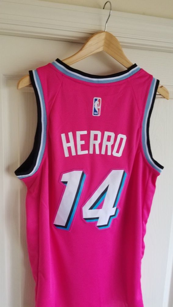 tyler herro finals jersey