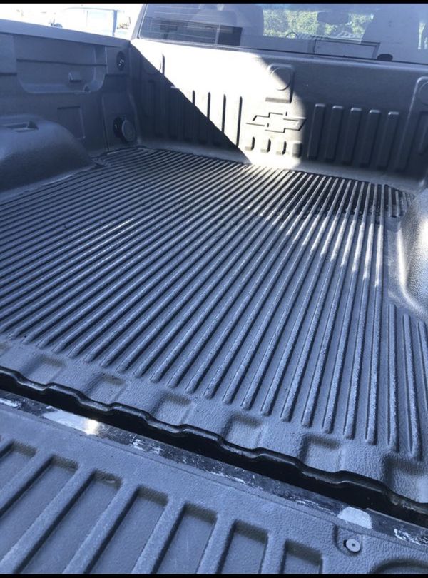 Chevy Silverado 6.8ft Plastic bed liner for Sale in Fort Lauderdale, FL
