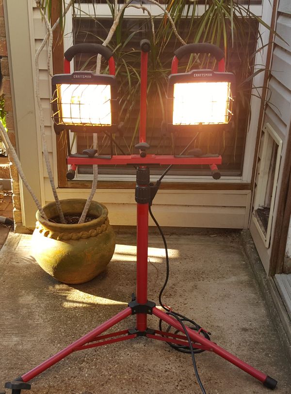 Heavy duty Craftsman telescoping tripod work light stand 72 in model