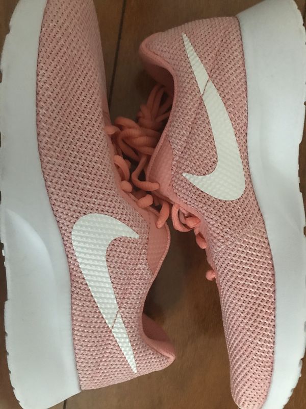 nike tanjun pink tie dye