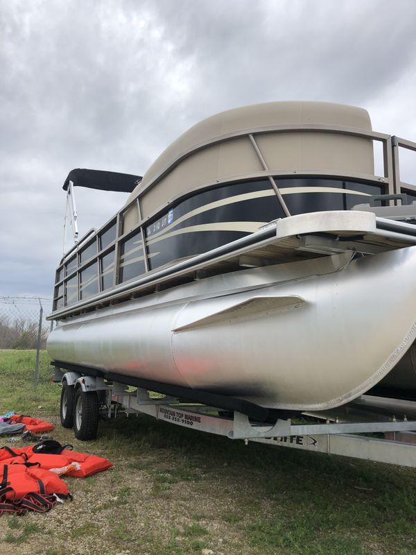 2018 22 ft Bentley pontoon for Sale in Lexington, SC OfferUp