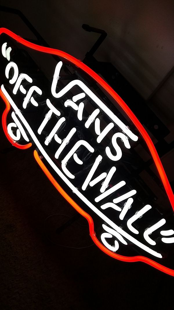 VANS "OFF THE WALL" NEON SIGN for Sale in Whittier, CA