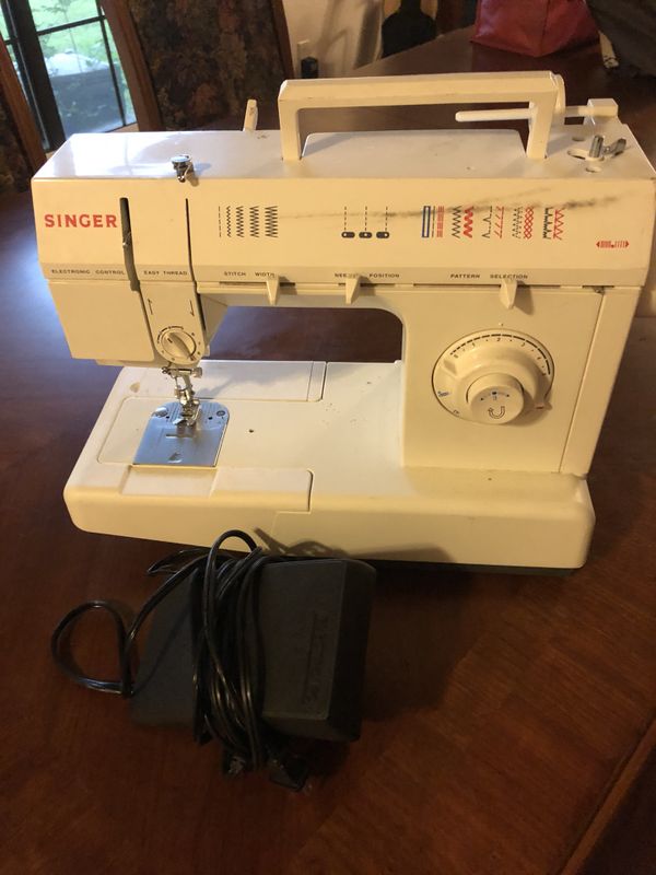 Singer 5830C personal sewing machine for Sale in Corinth, TX OfferUp