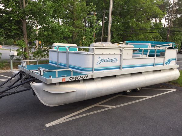 1993 Godfrey sweetwater 20’ pontoon boat with Yamaha 50hp motor will ...