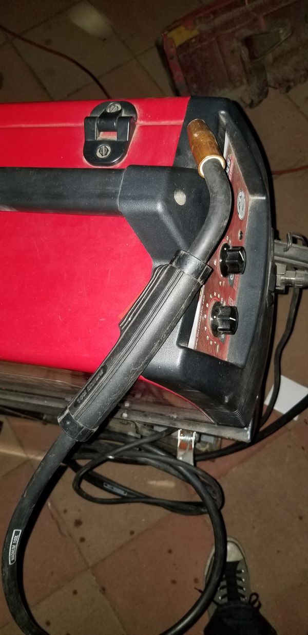 Lincoln WeldPak 140 110v MIG welder w/ gas tank and cart for Sale in