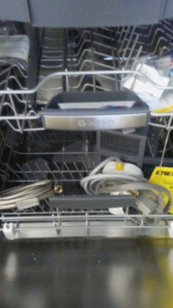 Bosch 800 Series dishwasher model SHX68T55UC/02 for Sale in Whittier