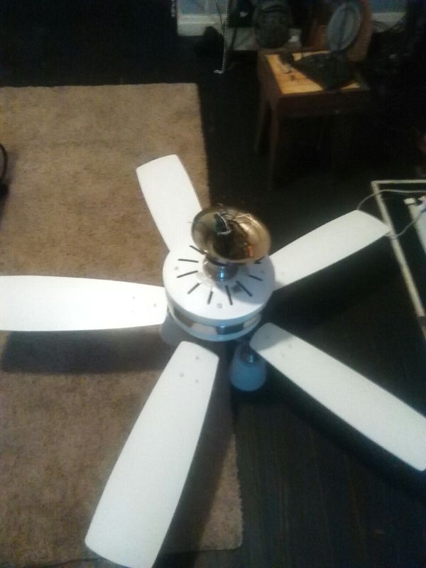 Hampton Bay ceiling fan 4 lights 5 blades beautiful ...