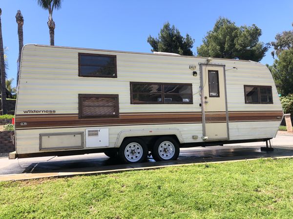 1985 wilderness 20ft travel trailer for Sale in Riverside, CA - OfferUp