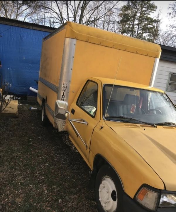 toyota the box truck 1993 208 mile for Sale in Charlotte, NC - OfferUp