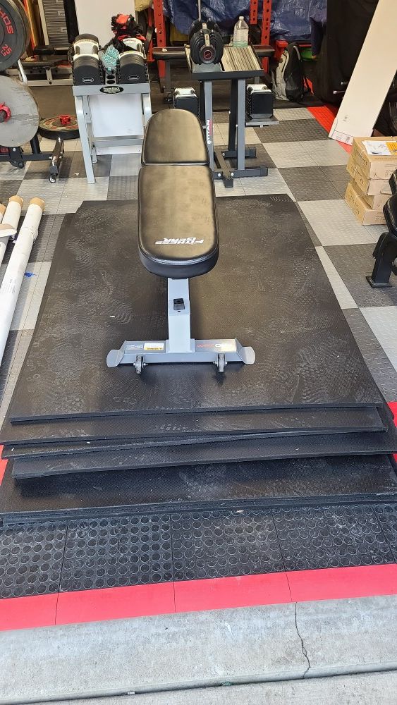 Weightlifting deadlifting workout mat EXTREME HEAVY DUTY near 1" thick