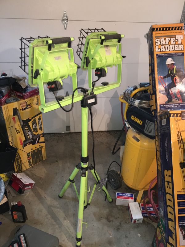 Commercial Electric Portable Work Light L1500 for Sale in Highland