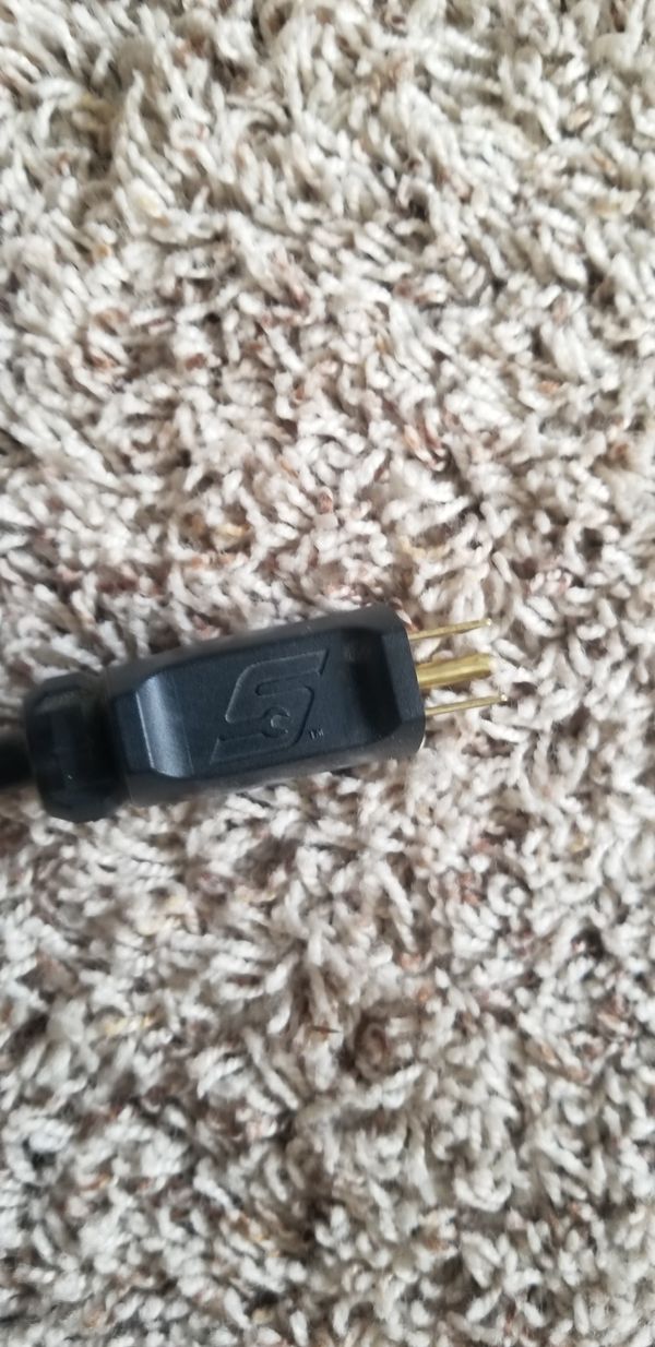 snap on retractable extension cord R2KB2FLS for Sale in Mill Creek, WA