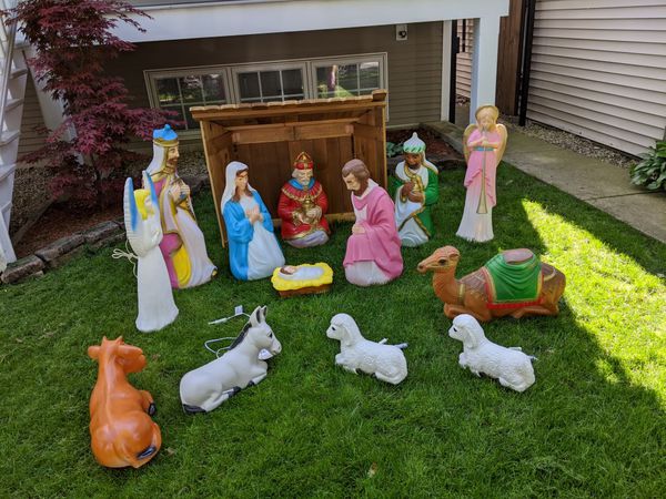 Vintage Yard Nativity Set for Sale in Chicago, IL - OfferUp