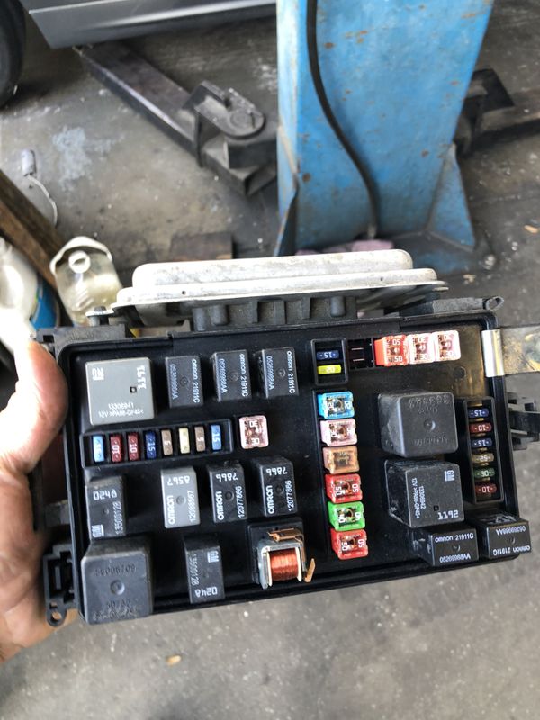 Dodge Charger 2008 2.7 fuse box parts for Sale in Inglewood, CA - OfferUp