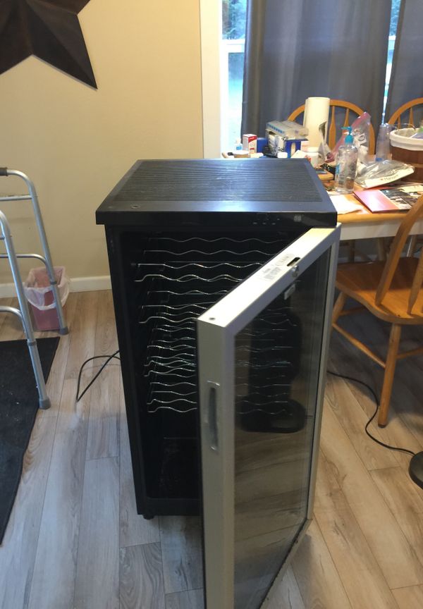 Kenmore wine cooler for Sale in Tenino, WA OfferUp