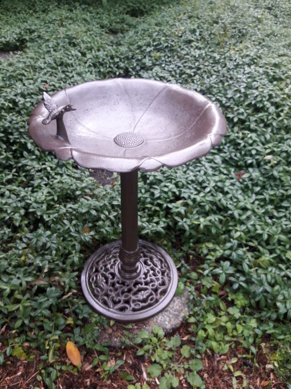 Cast iron bird bath with hummingbird for Sale in Woodinville, WA OfferUp