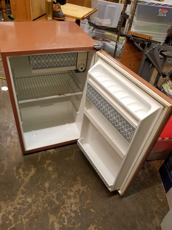 Vintage RARE ColdSpot Mini Fridge 33