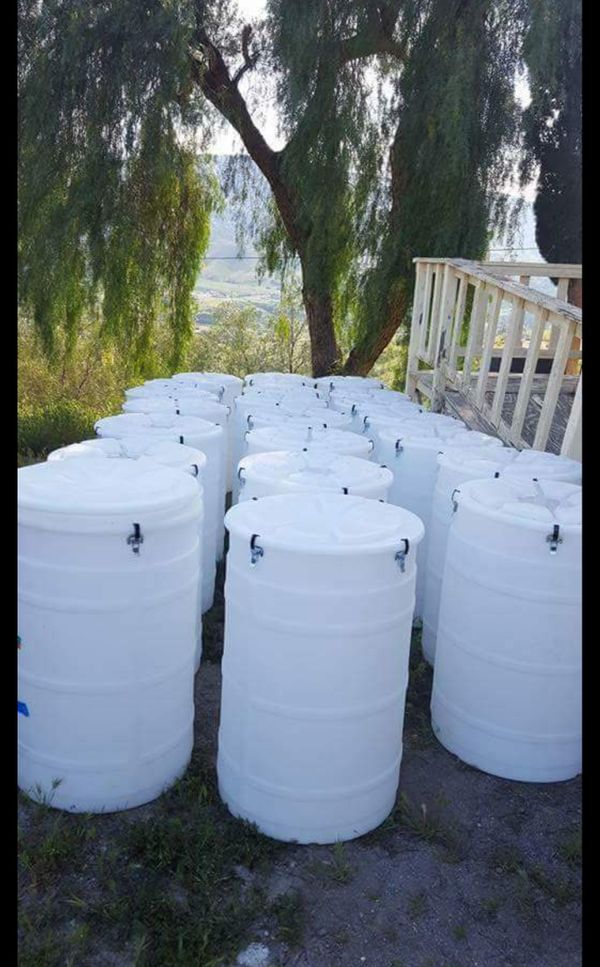 55 gallon super clean food grade barrel with latching lid... GREAT FOR