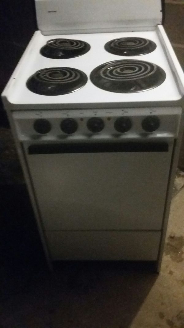 110 studio small apartment stove and oven for Sale in Kansas City, KS