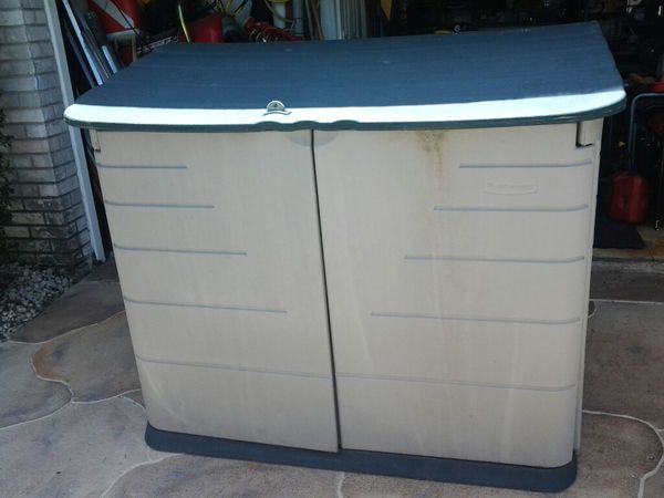 Rubbermaid Weatherproof Plastic Storage Shed 4ft Tall 5ft Wide 2ft Deep