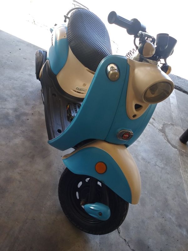Schwinn Gas 50cc Scooter. Goes 40 mph. Bill of sale only. You can test