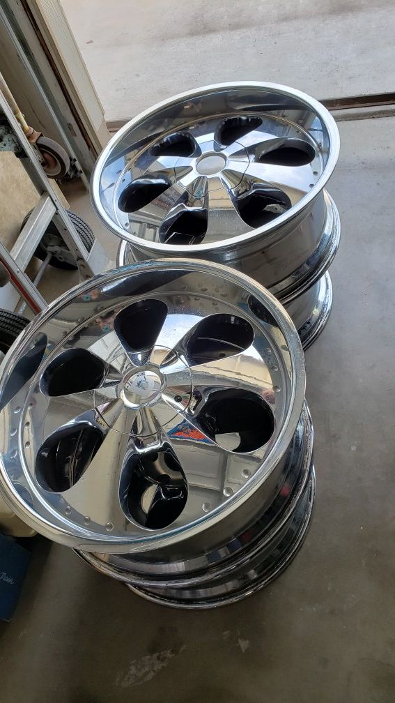 22 Inch Chrome Rims Set Of 4 For Sale In Glendale AZ OfferUp   79aeb727f6ad4bad8b8fe2b59c2ff579 