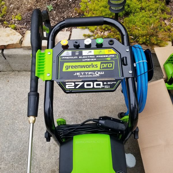 Greenworks Pro 2700 PSI 2 3 Gallon GPM And Greenworks 2000 PSI 1 2 