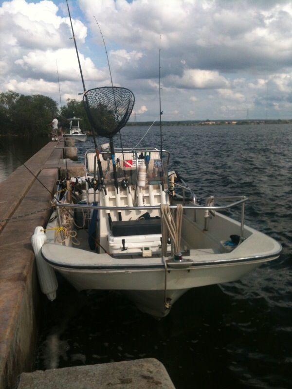 Boston Whaler Montauk 17 Full SS Railings for Sale in San Antonio, TX