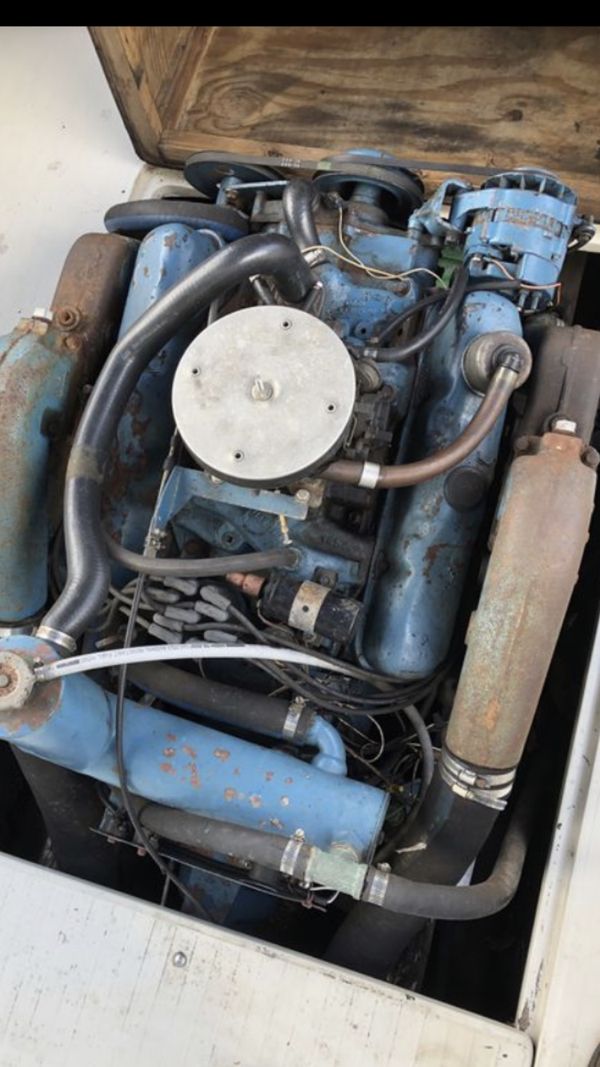 Chriscraft Lancer 1972 23’-8’ beam inboard v8 Chrysler marine engine ...