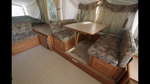 2002 Coleman Bayside Elite pop up camper trailer for Sale in Sacramento ...