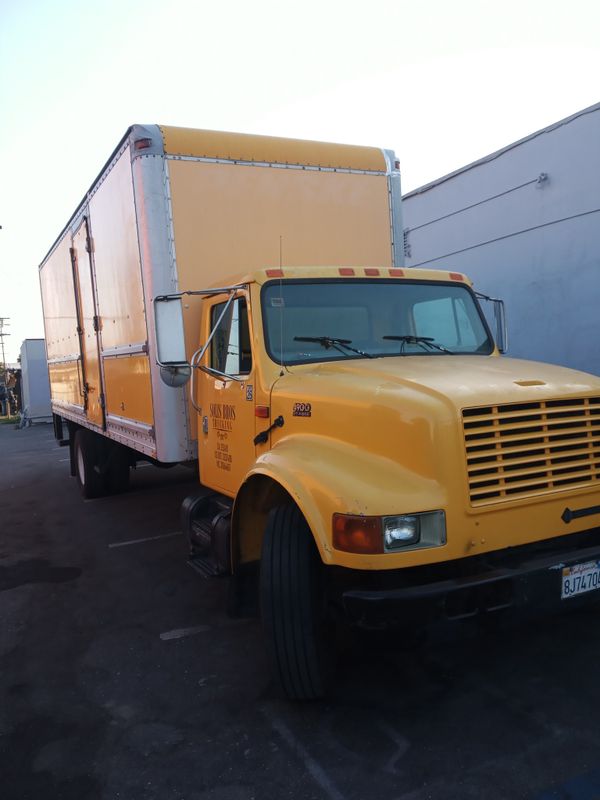 Box truck 2001 international 26 ft. for Sale in Los Angeles, CA - OfferUp