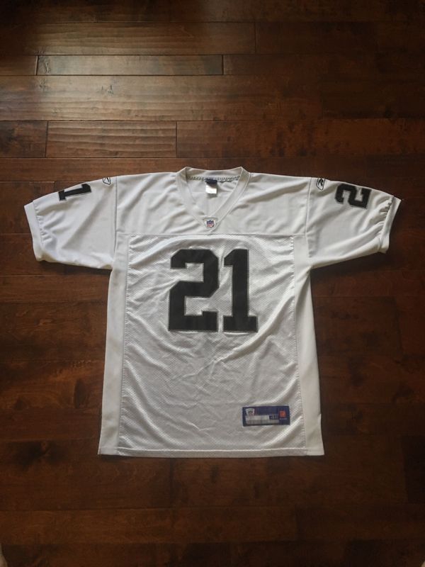 Nnamdi Asomugha Offers Teammate $24K for His Jersey Number, Gets