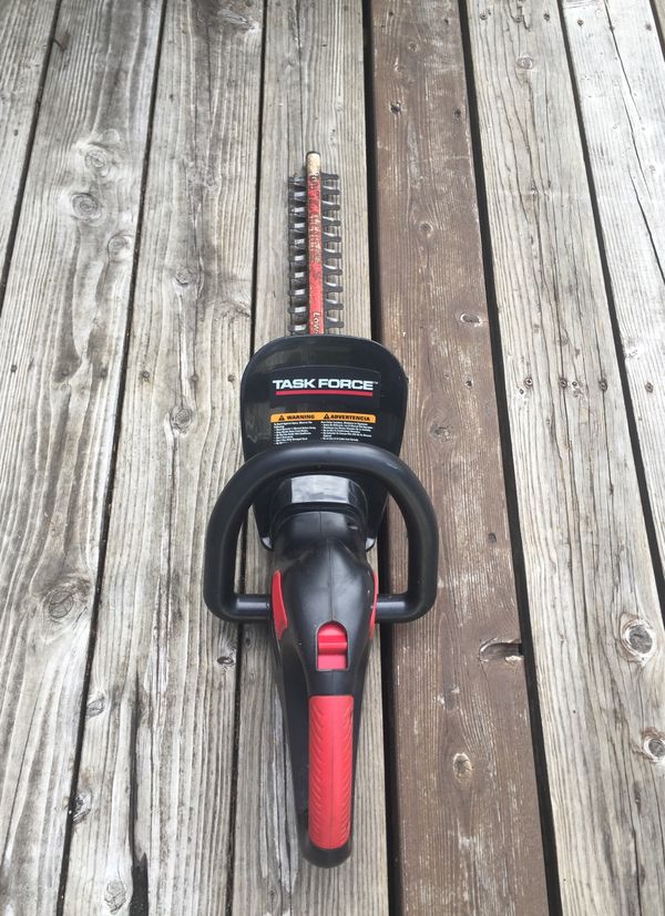 Task Force 18 inch electric hedge trimmer. Model 22033 for Sale in
