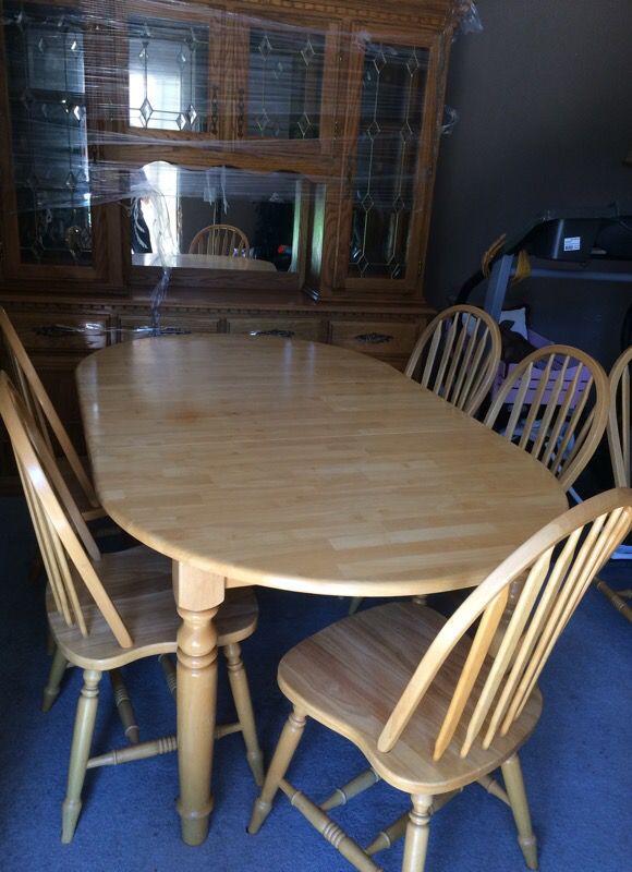 China cabinet & Dining table for Sale in Federal Way, WA ...