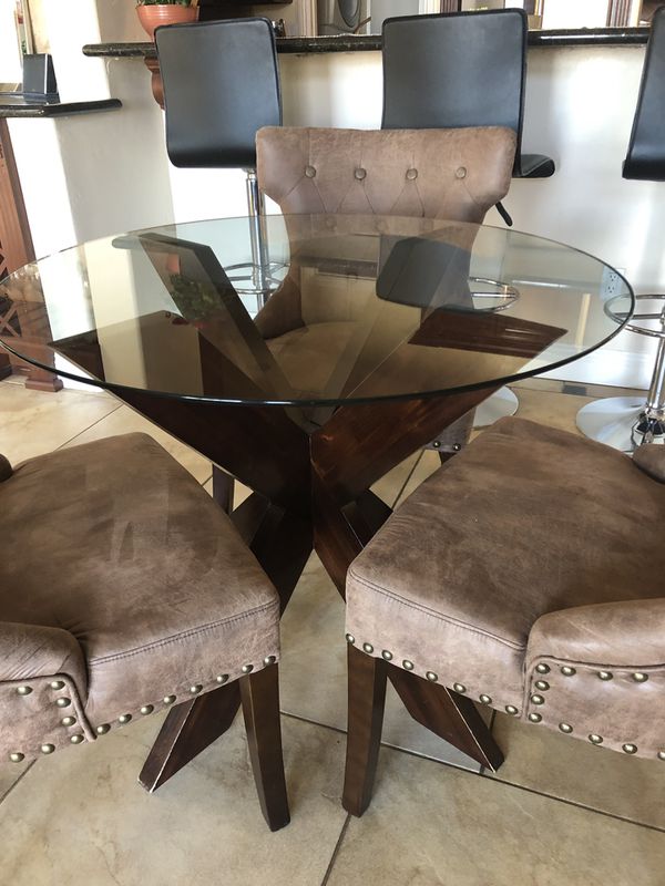 36” Round Glass dining table/3 chairs for Sale in Alpine, CA - OfferUp