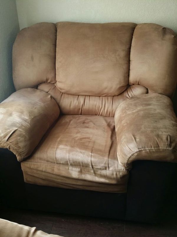 Sala de 3 piezas color chocolate for Sale in San Antonio, TX - OfferUp