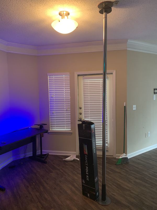 Stripper pole for Sale in Riverdale, GA - OfferUp